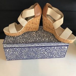 Steve madden wedge shoes size 10
